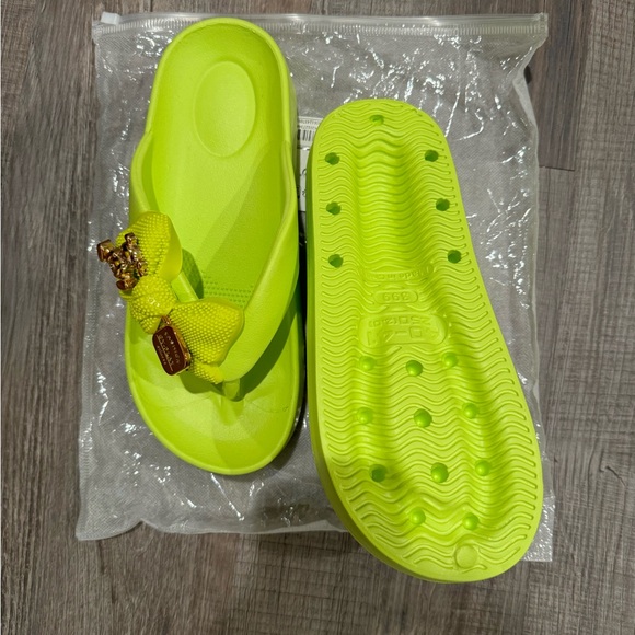 Flip Flops - Picture 3 of 5